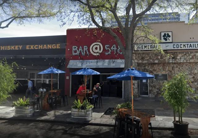 Bar@548