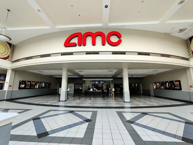 AMC West Oaks 14