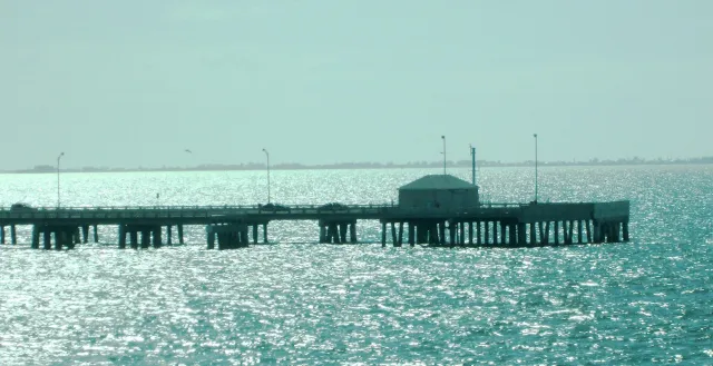Skyway Fishing Pier State Park
